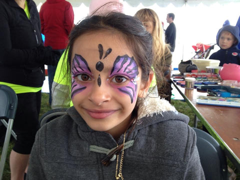 Animation fête enfant avec Elfia : maquillage enfant